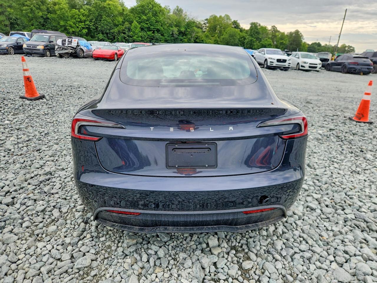 2024 Tesla Model 3 - Image 6