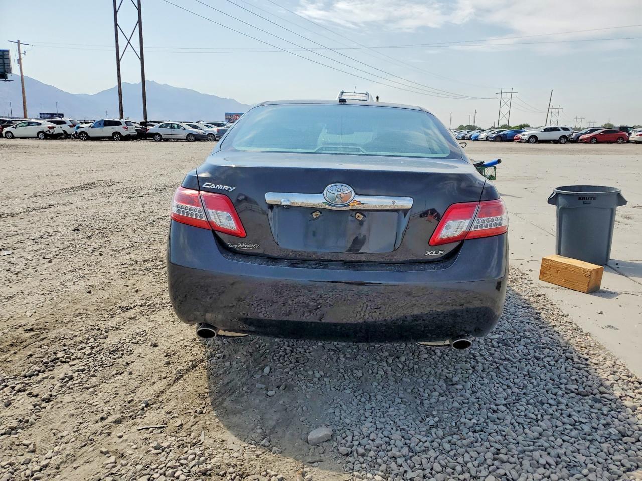 2011 Toyota Camry Xle V6 - Image 6
