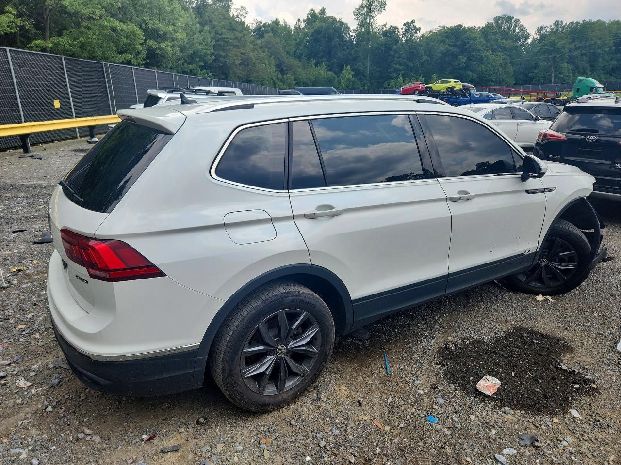 2023 Volkswagen Tiguan Se - Фото 3