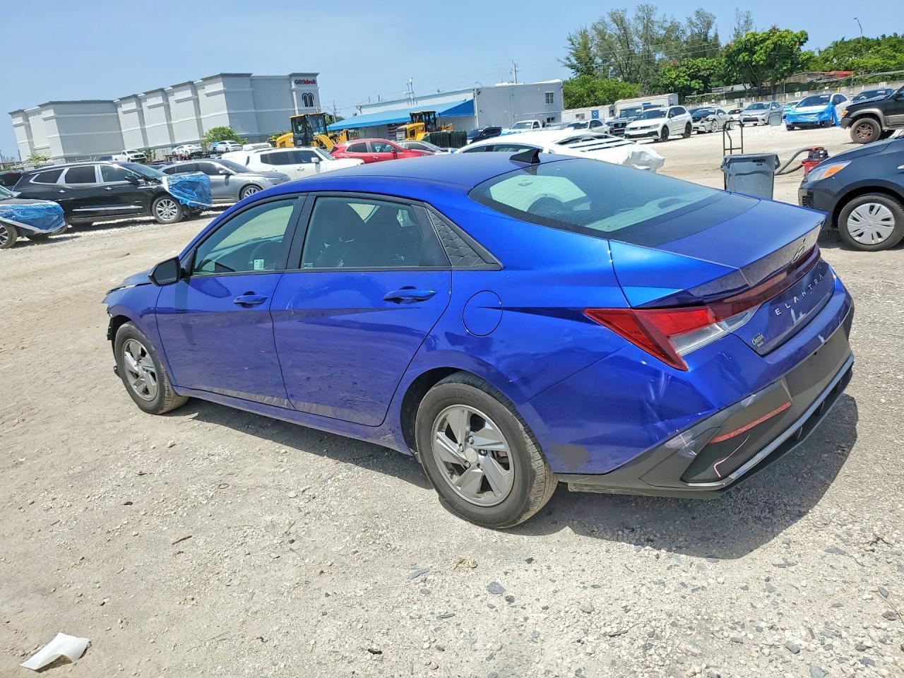 2024 Hyundai Elantra Se - Фото 2