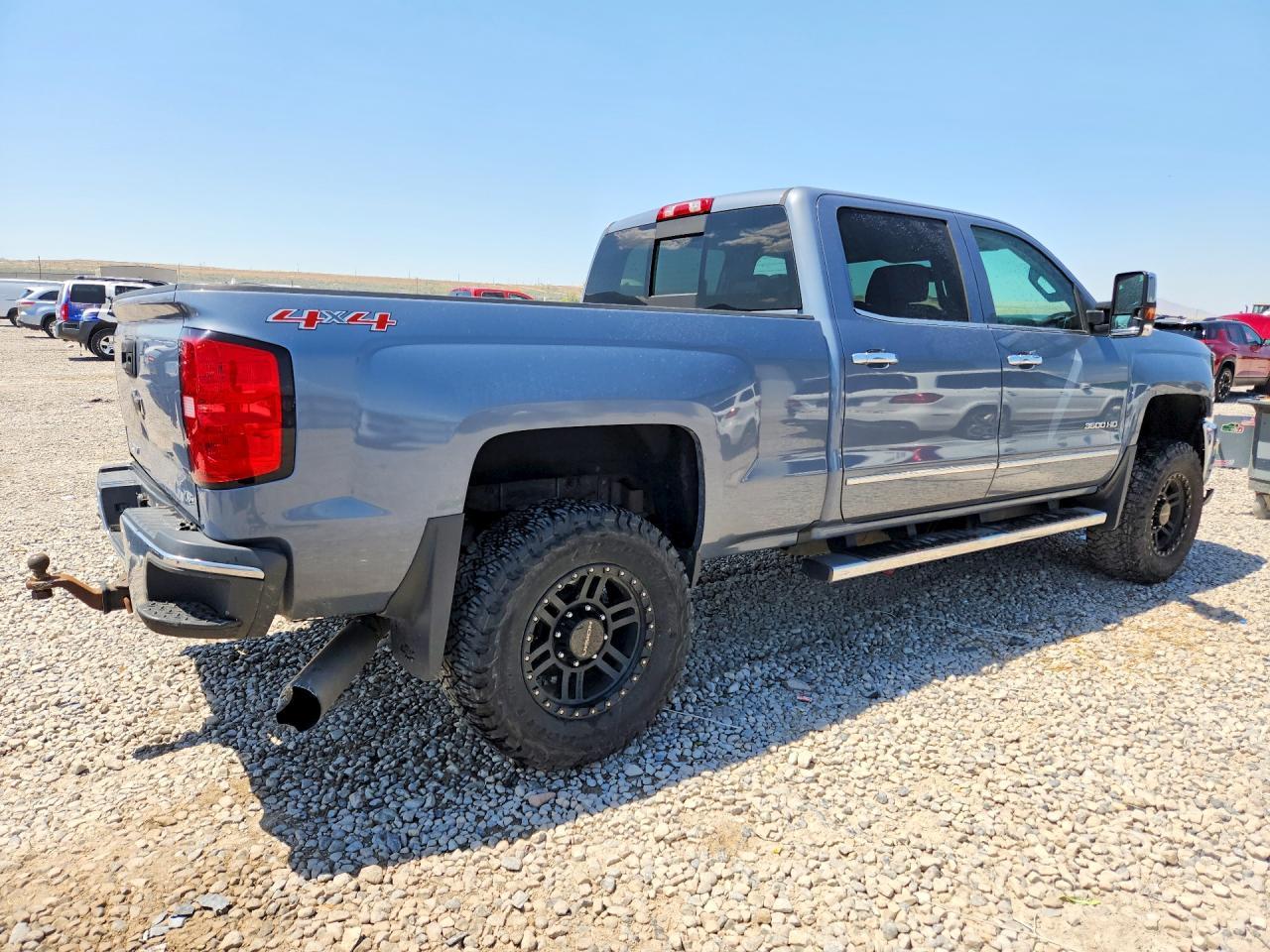 2016 Chevrolet Silverado K3500 Ltz - Image 3
