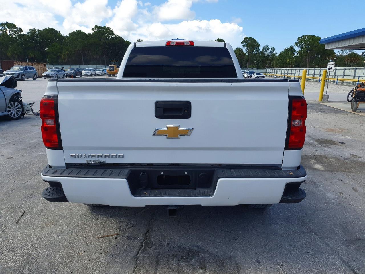 2018 Chevrolet Silverado K1500 Custom - Фото 6