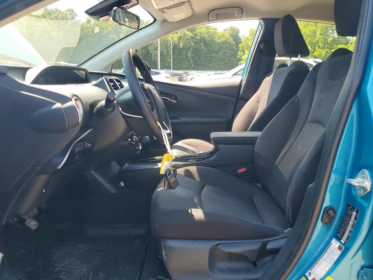 2020 Toyota Prius Prime Le - Image 7