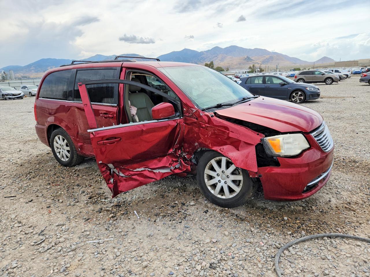 2013 Chrysler Town & Country Touring - Фото 4