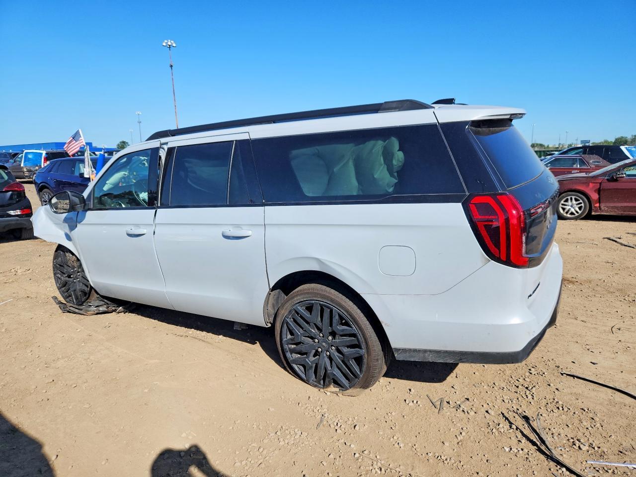 2026 Ford Expedition Max Platinum - Image 2