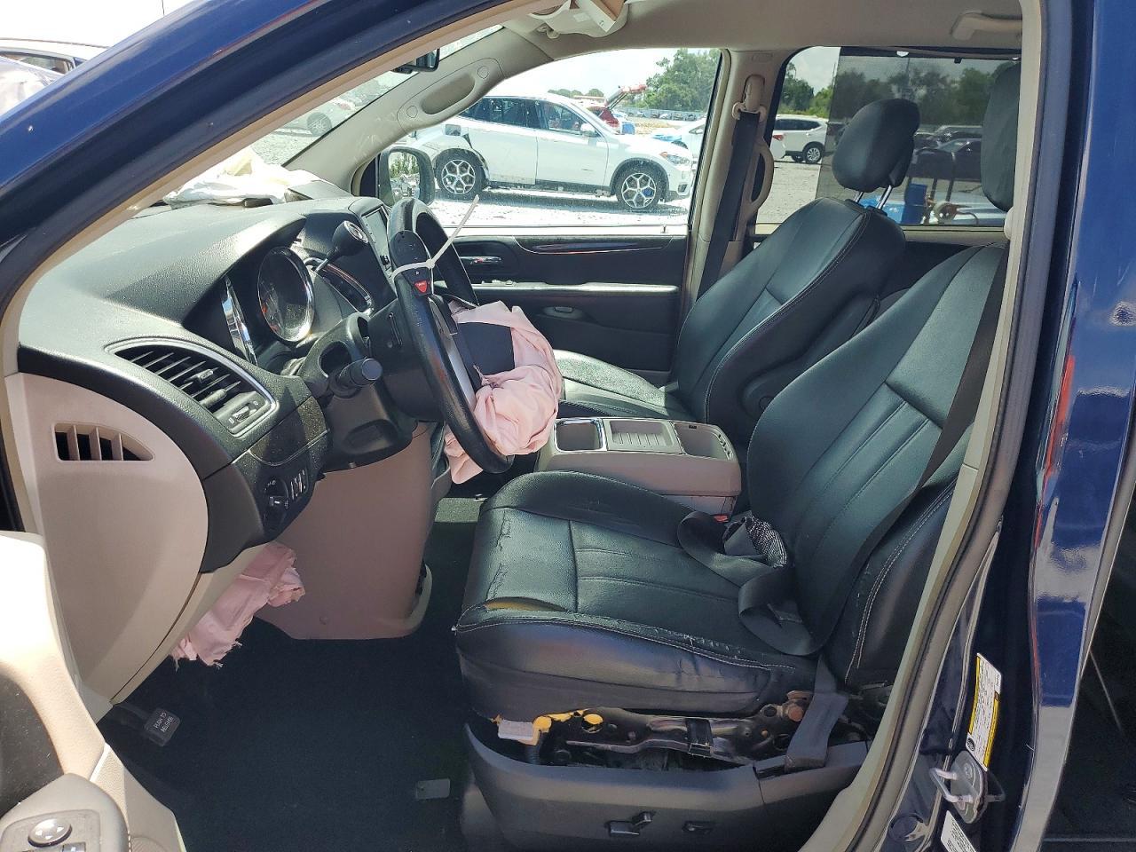 2014 Chrysler Town & Country Touring - Фото 7