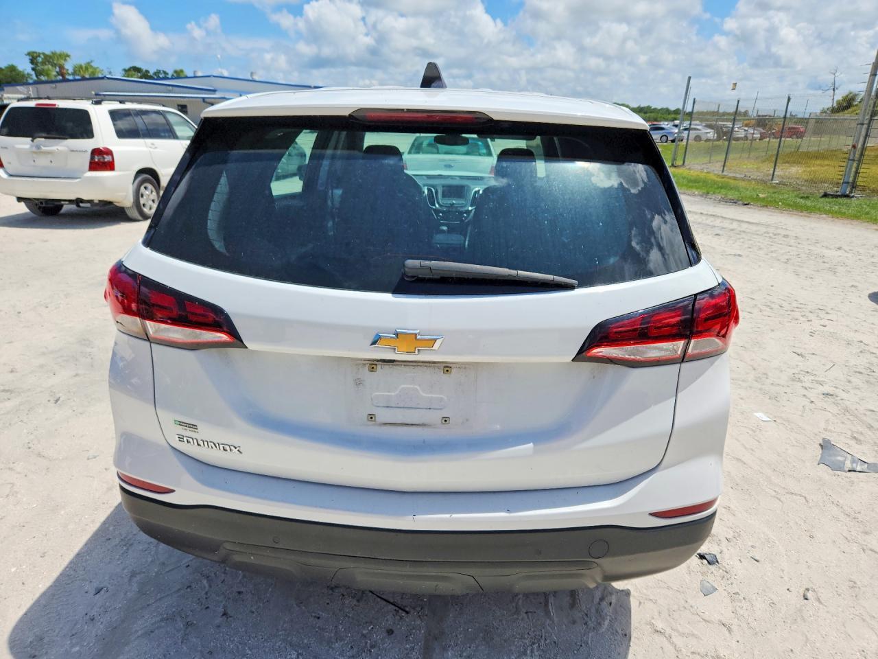 2022 Chevrolet Equinox Ls - Image 6
