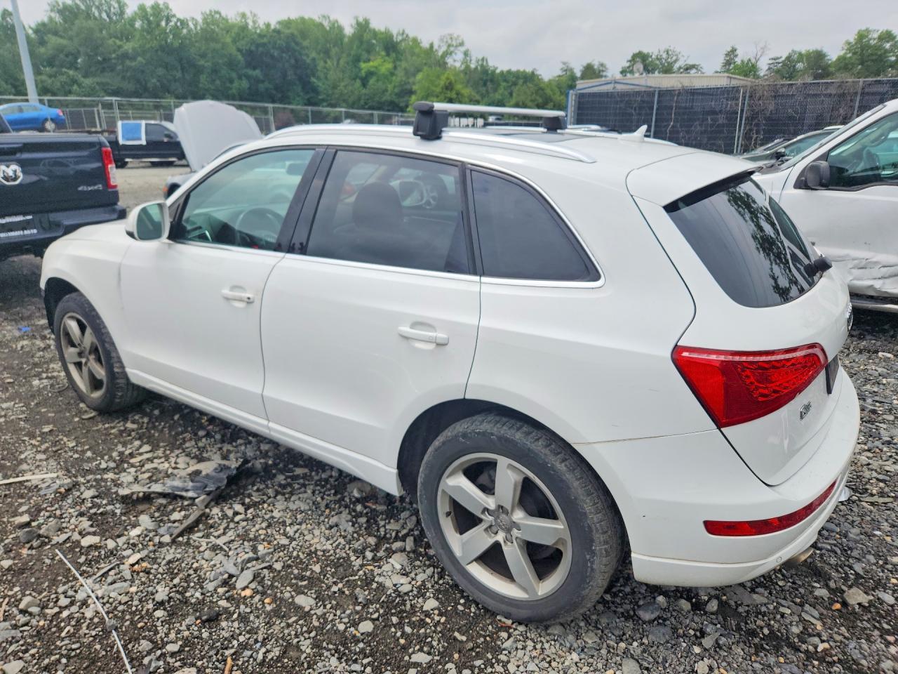 2010 Audi Q5 Premium Plus - Фото 2
