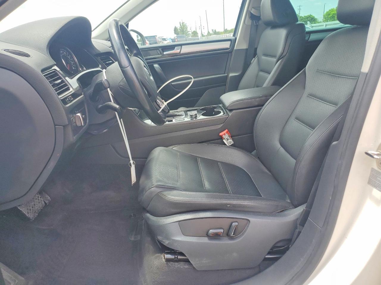 2011 Volkswagen Touareg V6 - Фото 7
