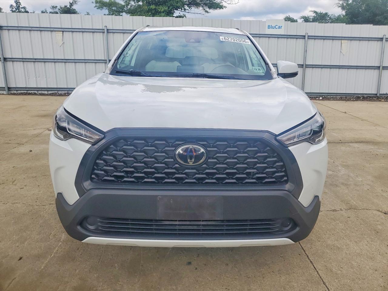 2022 Toyota Corolla Cross Le - Image 5