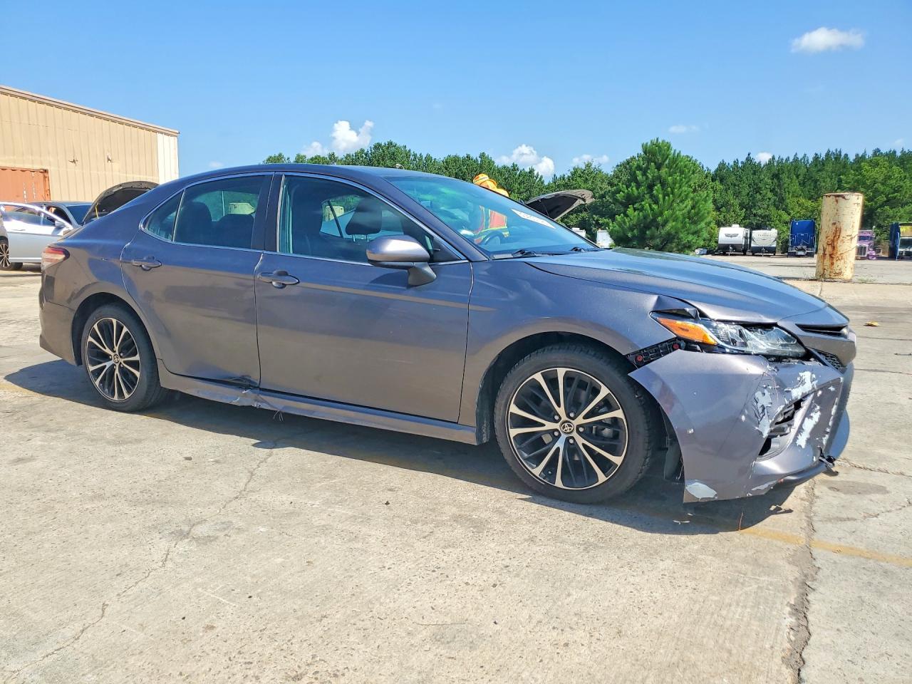 2020 Toyota Camry Se - Image 4