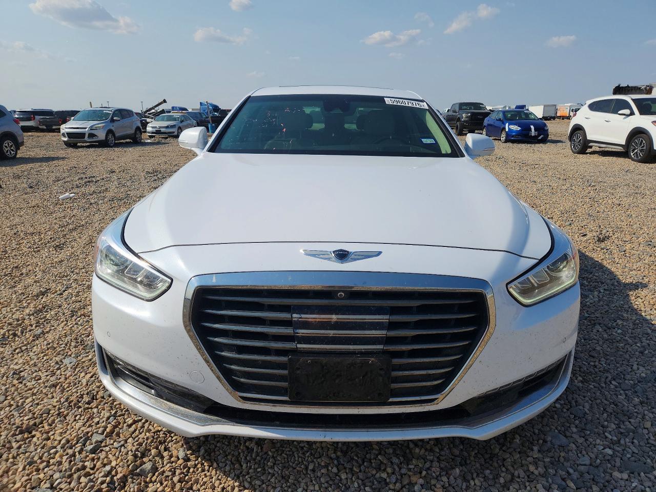 2017 Genesis G90 Premium - Image 5