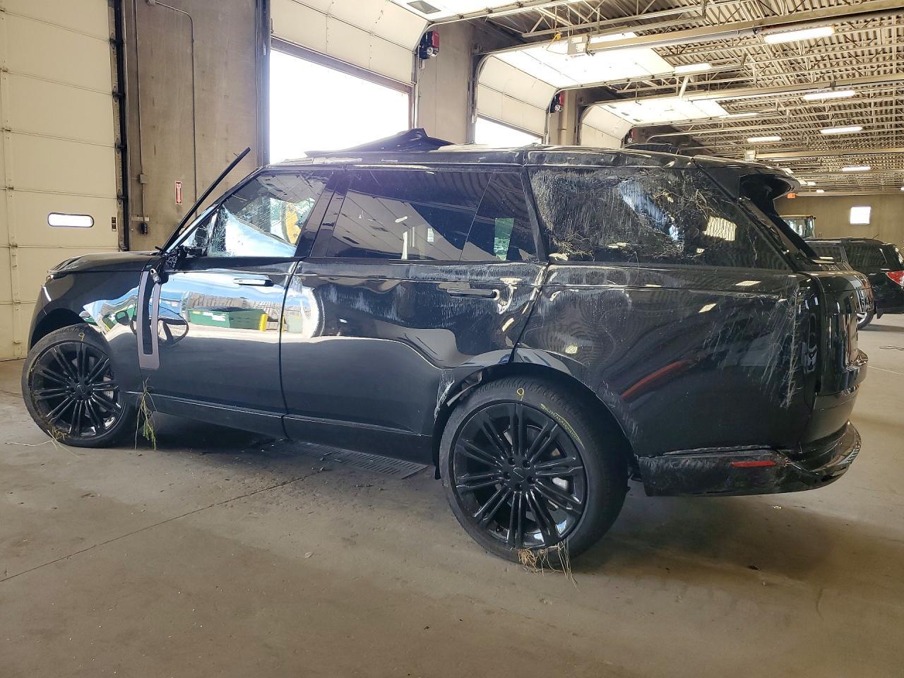 2026 Land Rover Range Rover Se - Image 2