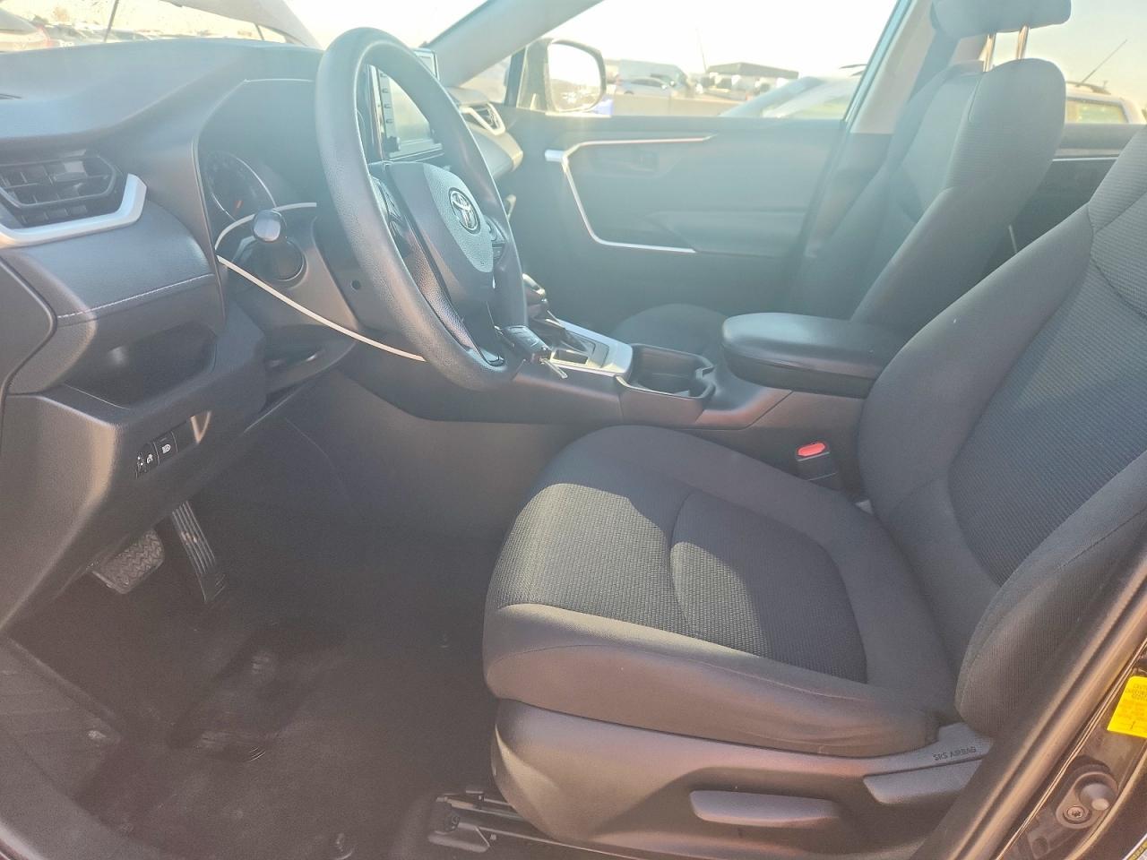 2020 Toyota Rav4 Le - Image 7