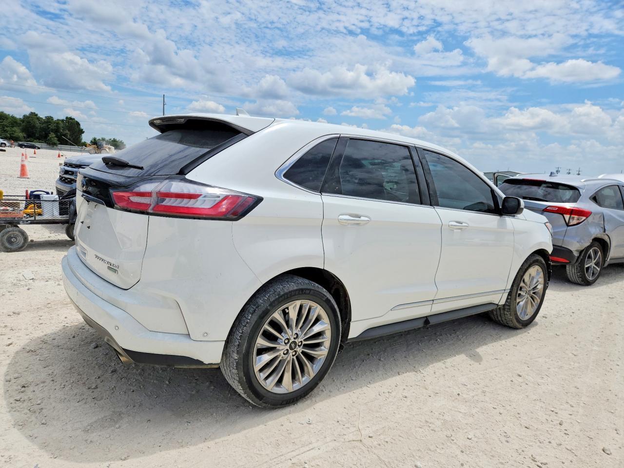 2020 Ford Edge Titanium - Фото 3