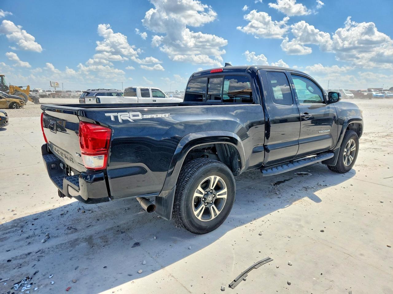 2016 Toyota Tacoma Trd Sport - Image 3