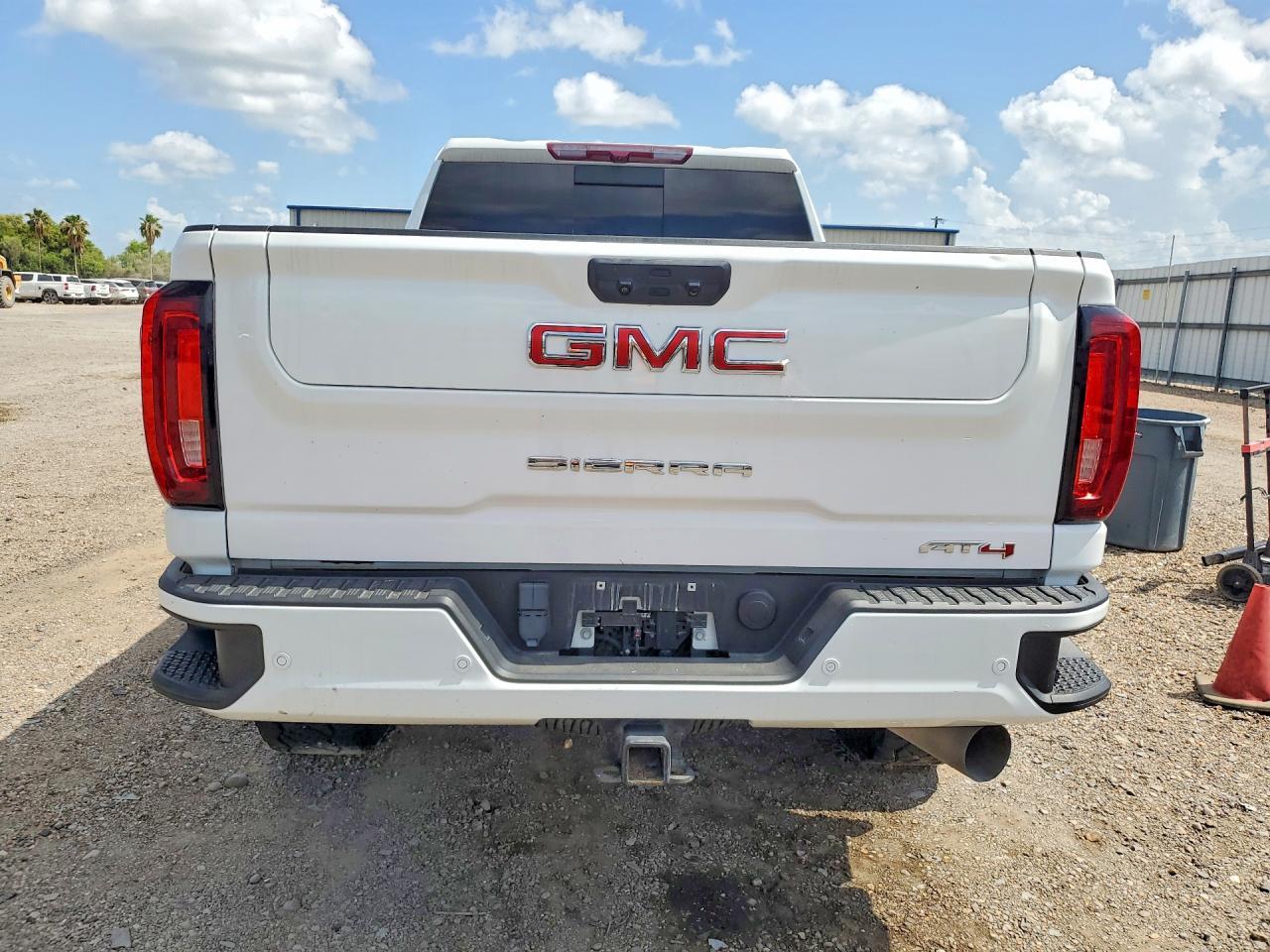 2023 GMC Sierra K2500 At4 - Фото 6