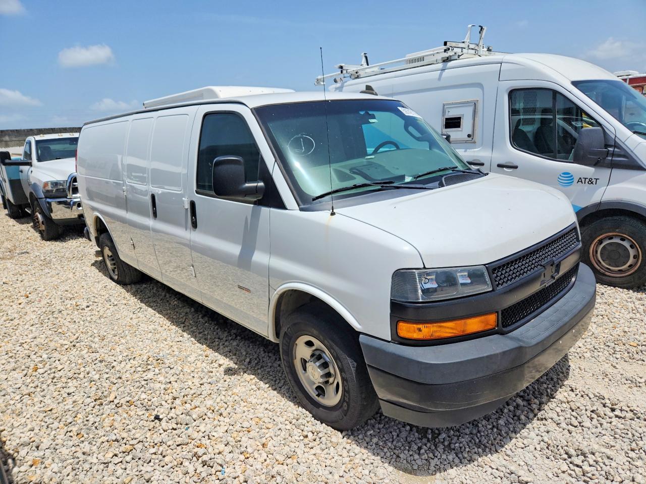 2021 Chevrolet Express G3500 - Фото 4