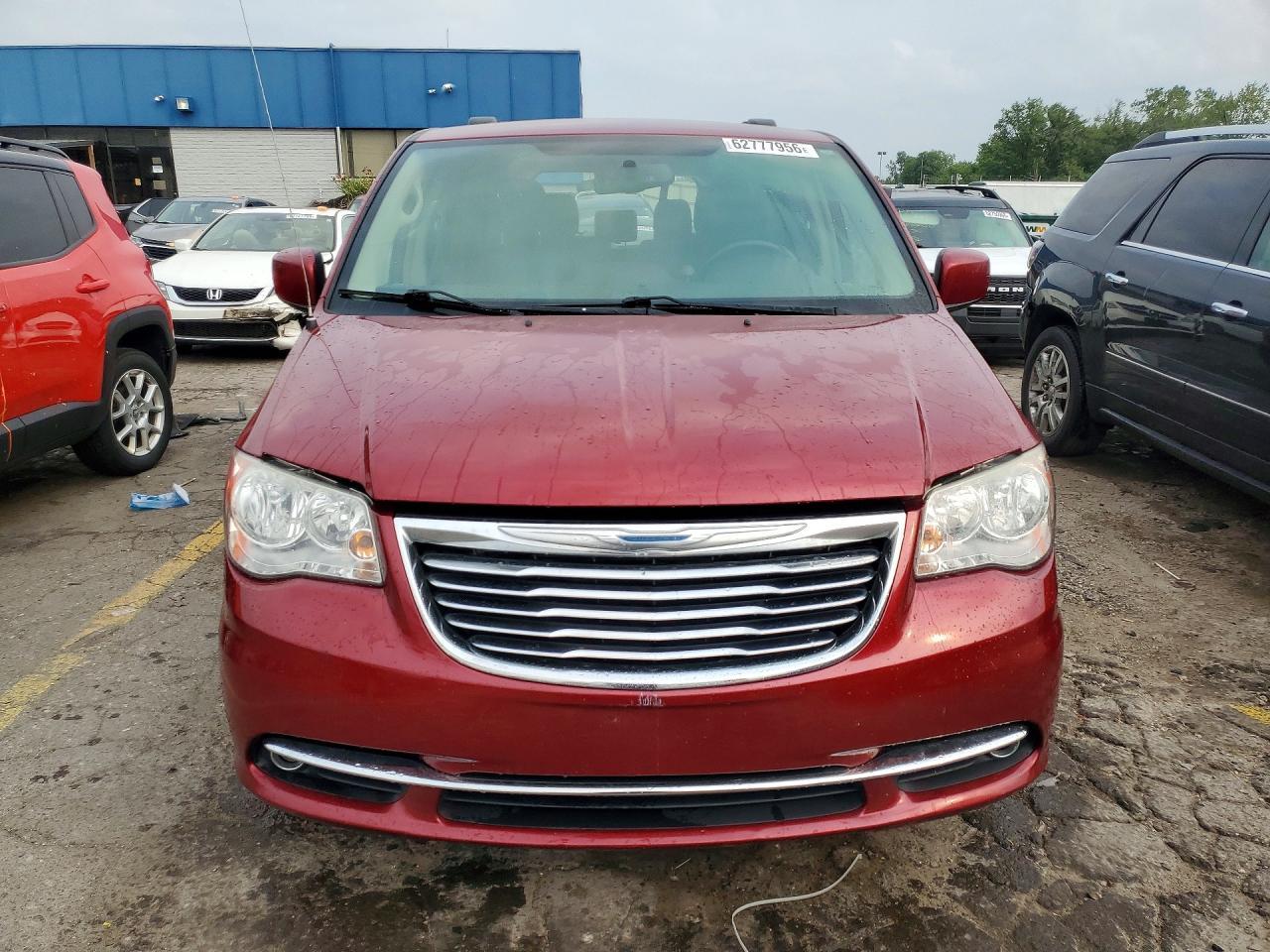 2014 Chrysler Town & Country Touring - Фото 5