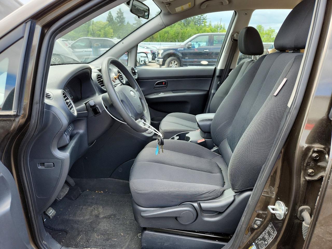 2010 Kia Rondo Lx - Фото 7