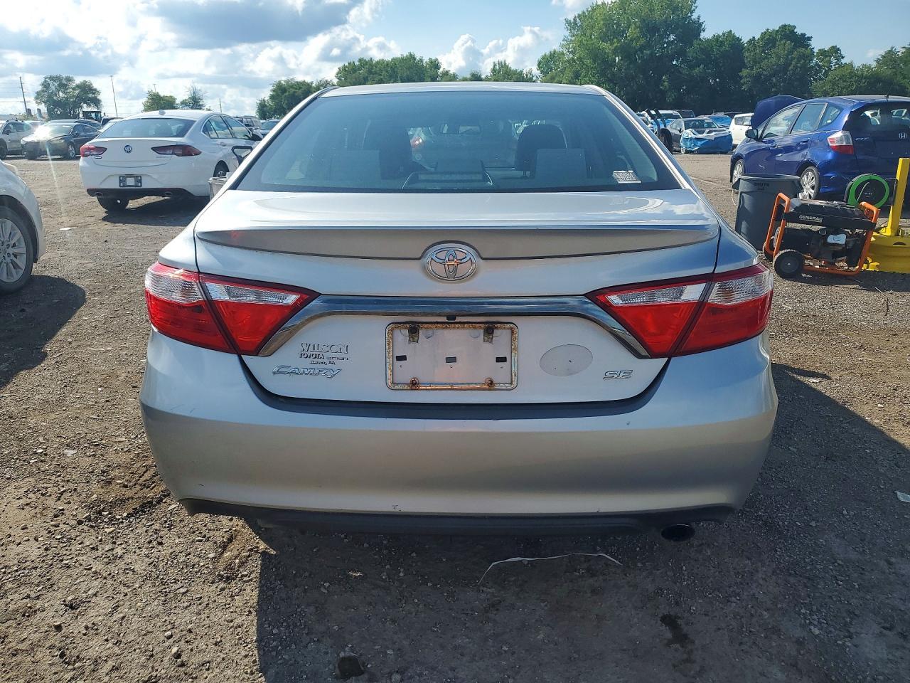2015 Toyota Camry - Фото 6