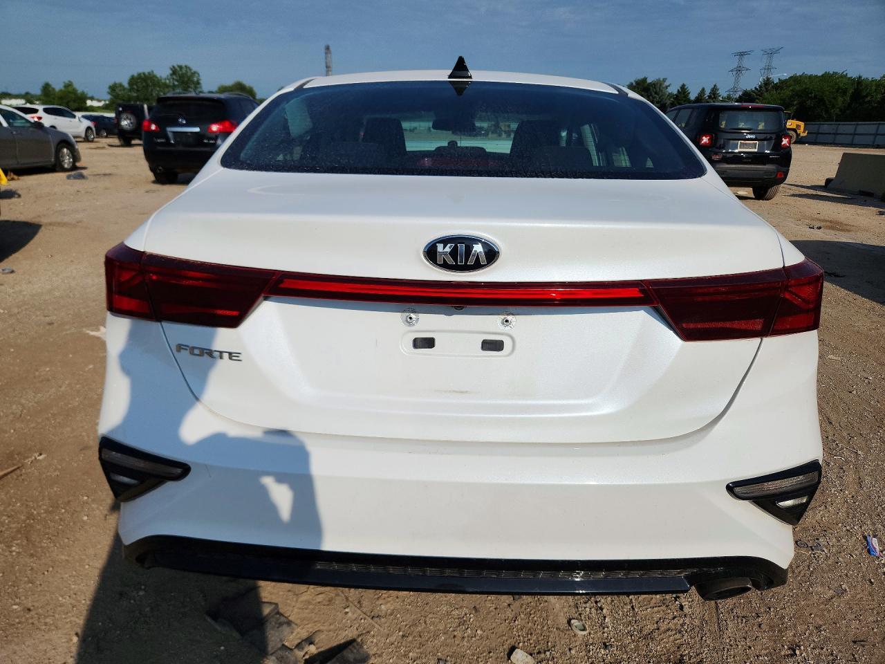 2021 Kia Forte Lxs - Image 6