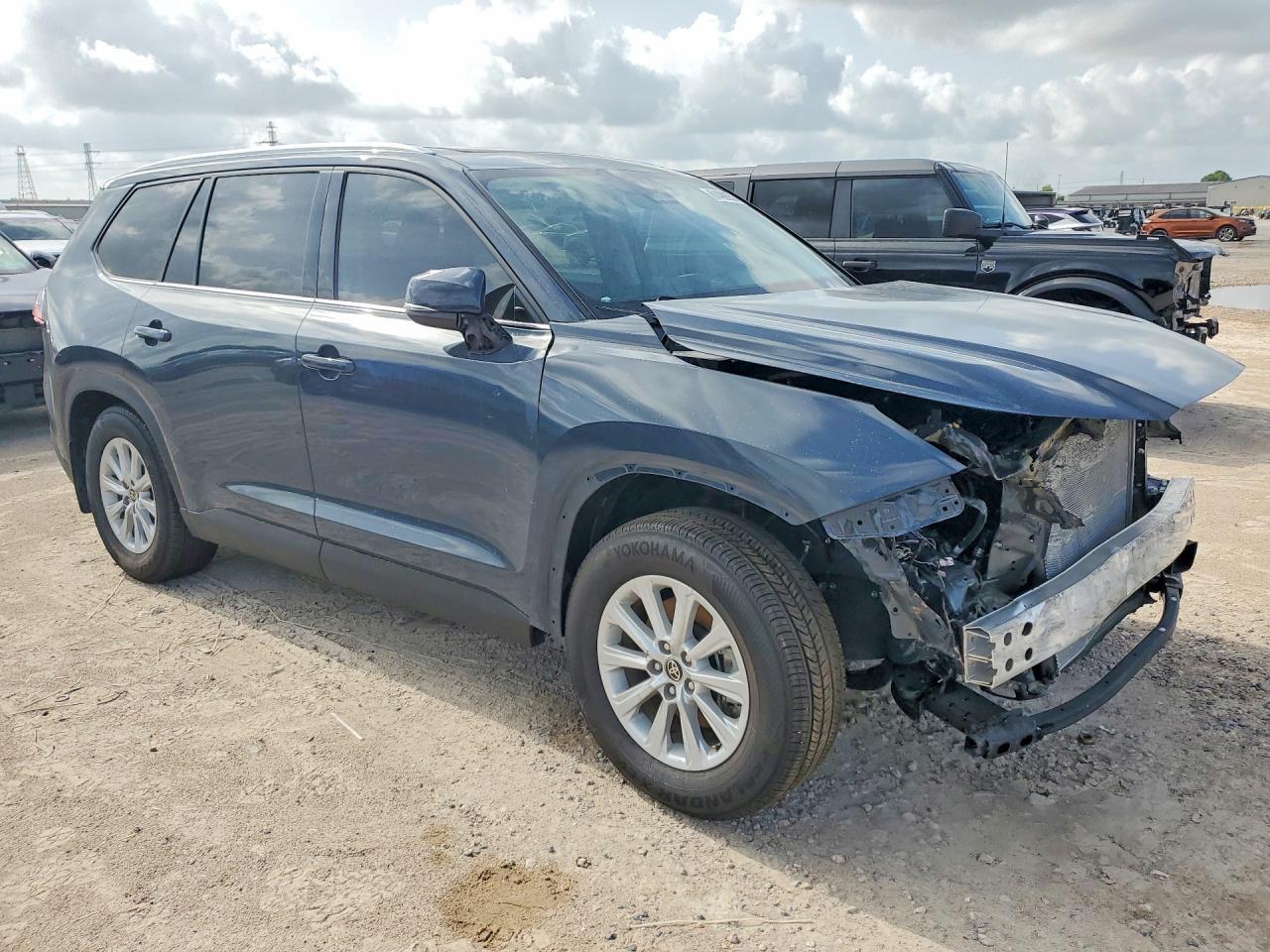 2025 Toyota Grand Highlander Hybrid Xle - Image 4