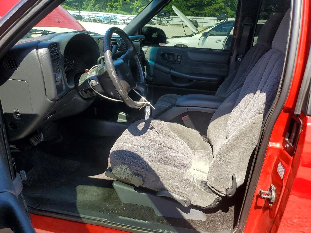 2002 GMC Sonoma - Image 7