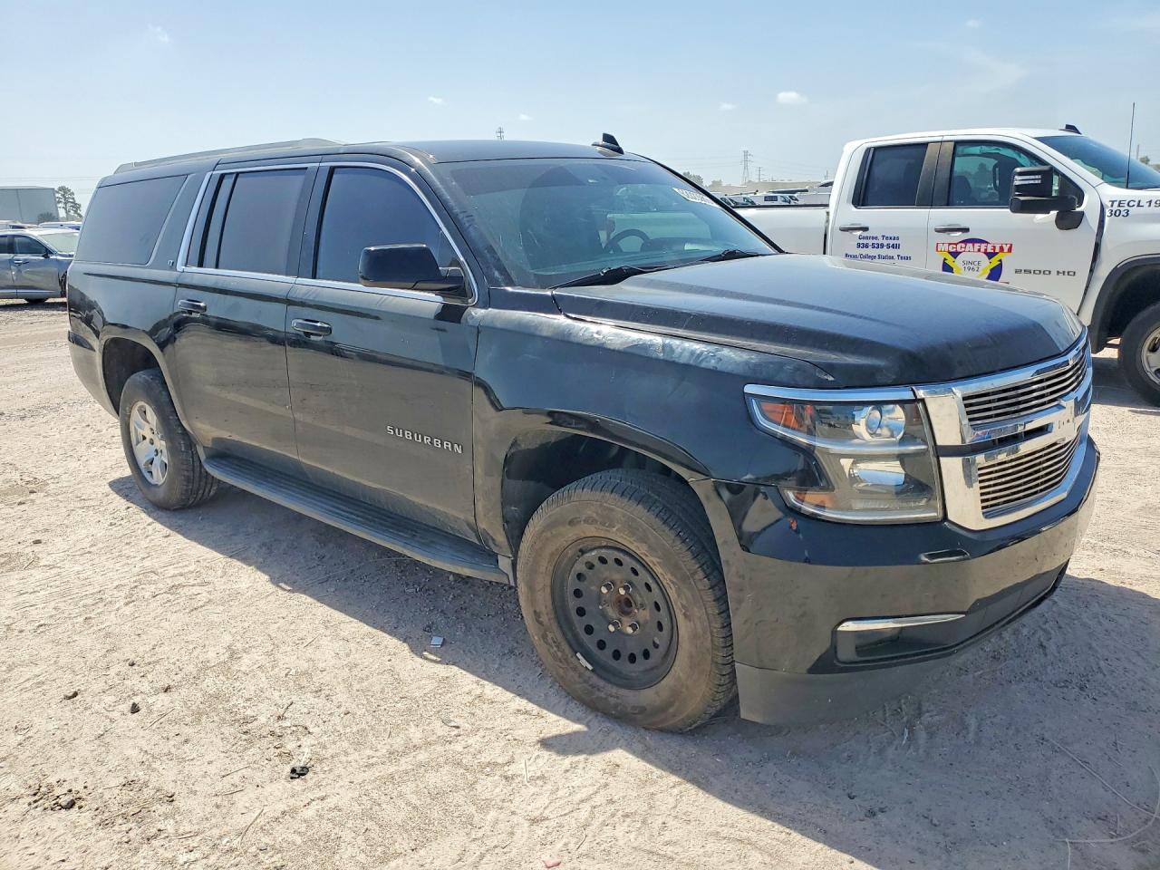 2017 Chevrolet Suburban C1500 Lt - Image 4
