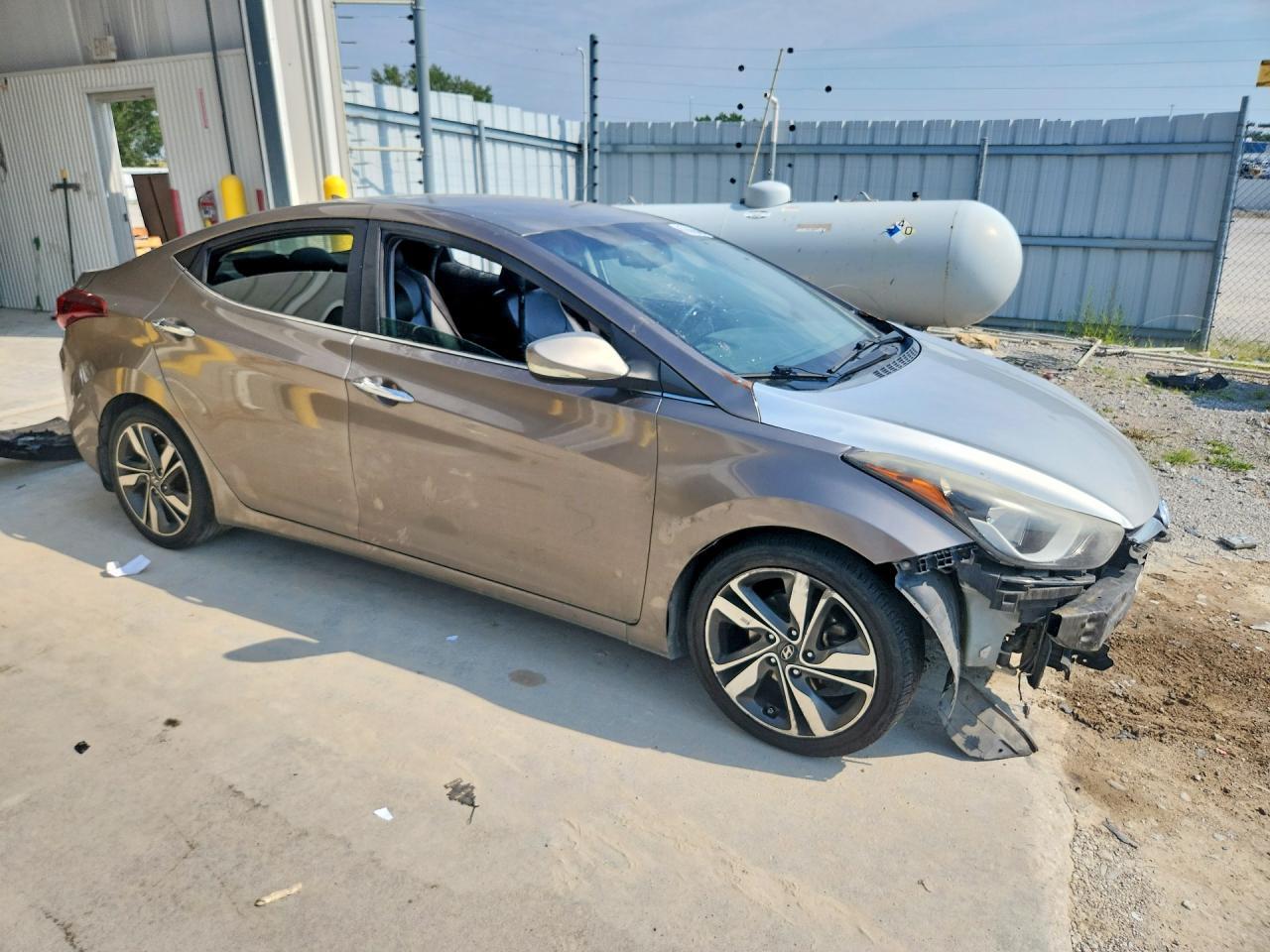 2015 Hyundai Elantra - Image 4