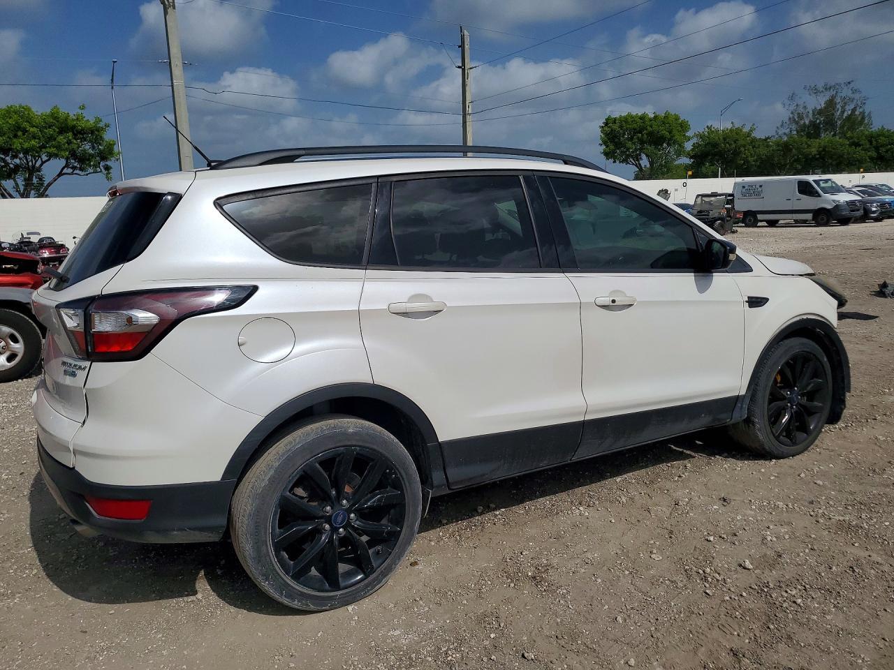 2017 Ford Escape Titanium - Фото 3