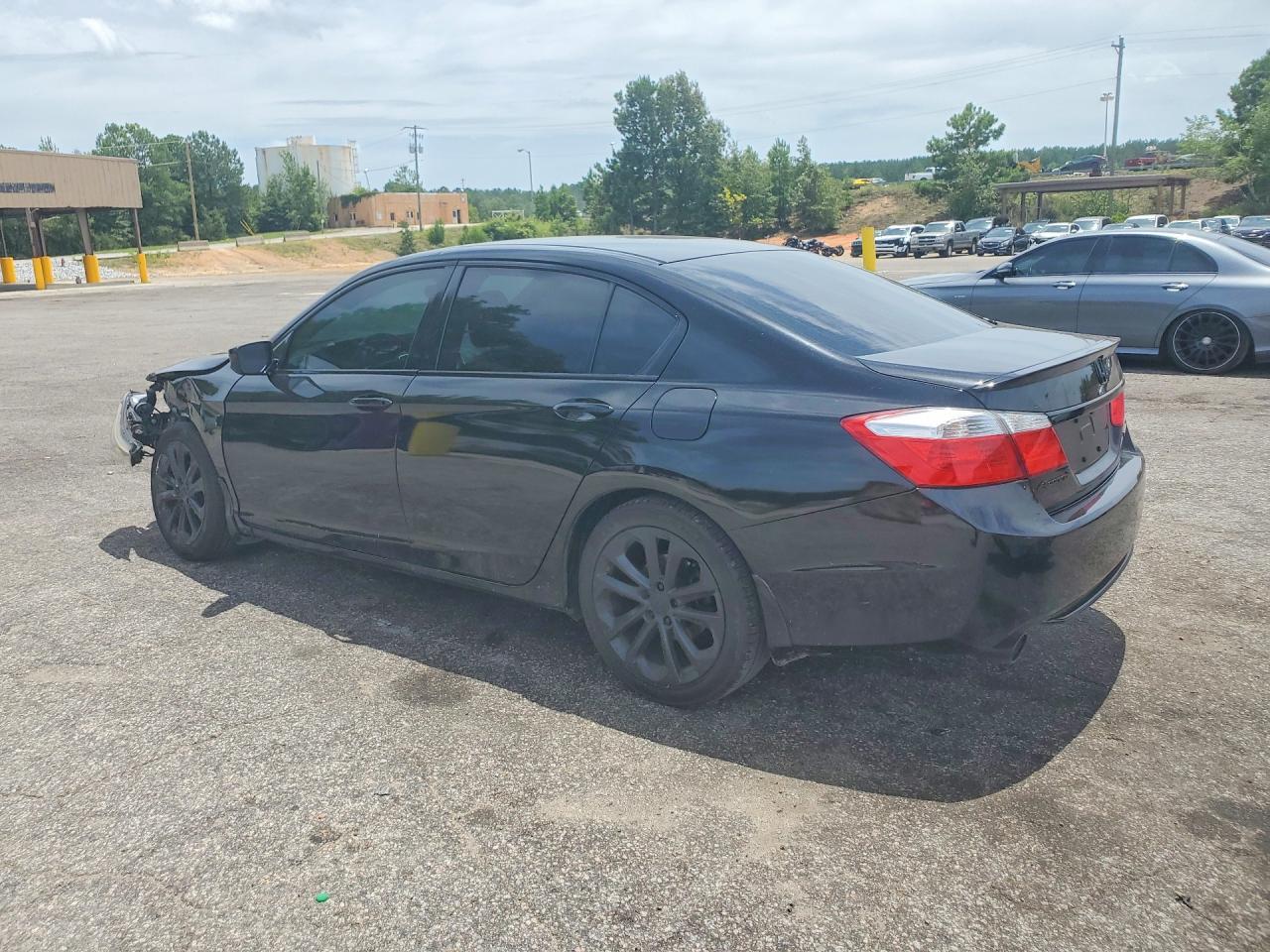 2015 Honda Accord Sport - Image 2