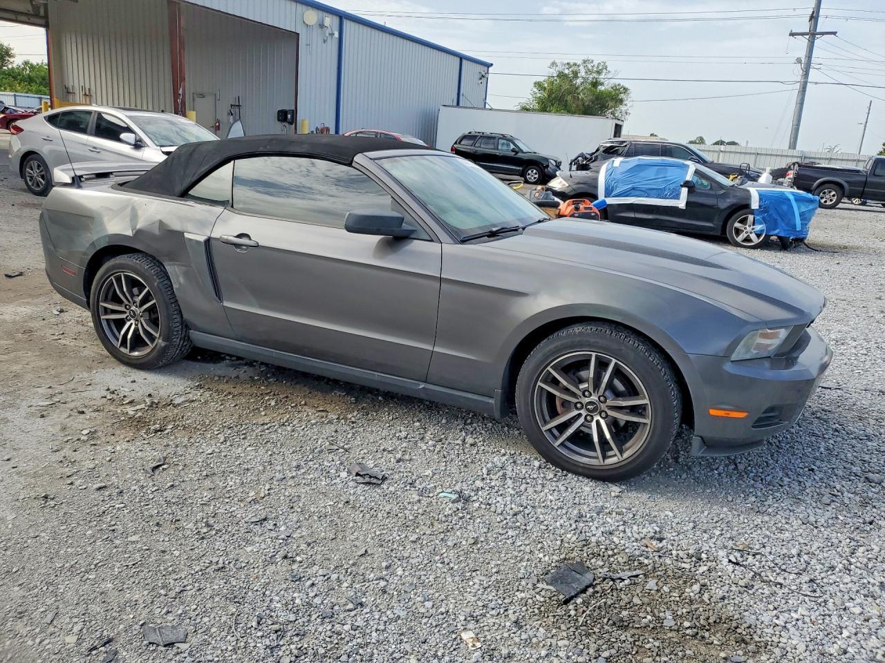 2010 Ford Mustang - Фото 4
