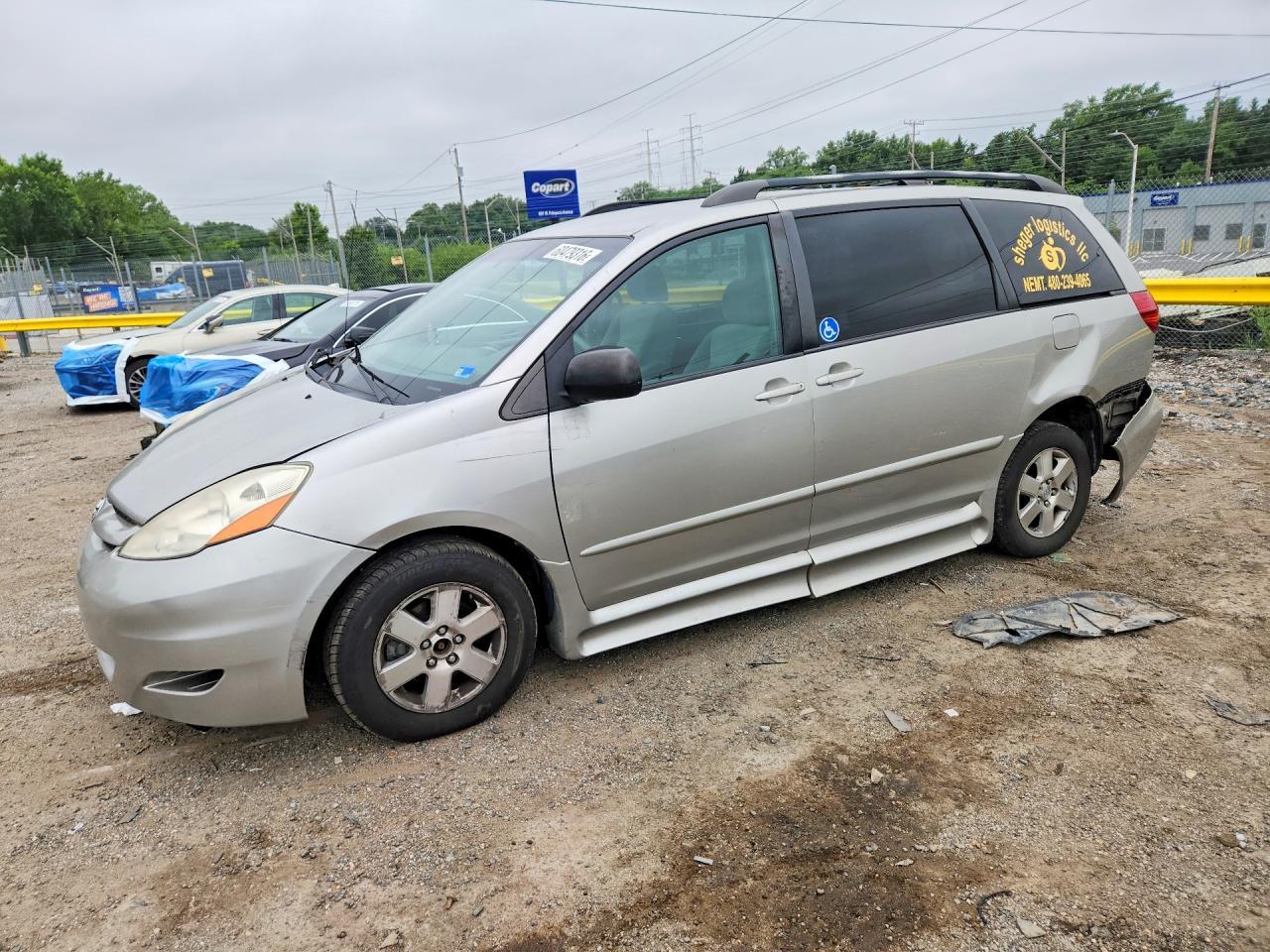 2008 Toyota Sienna Le 8-Passenger