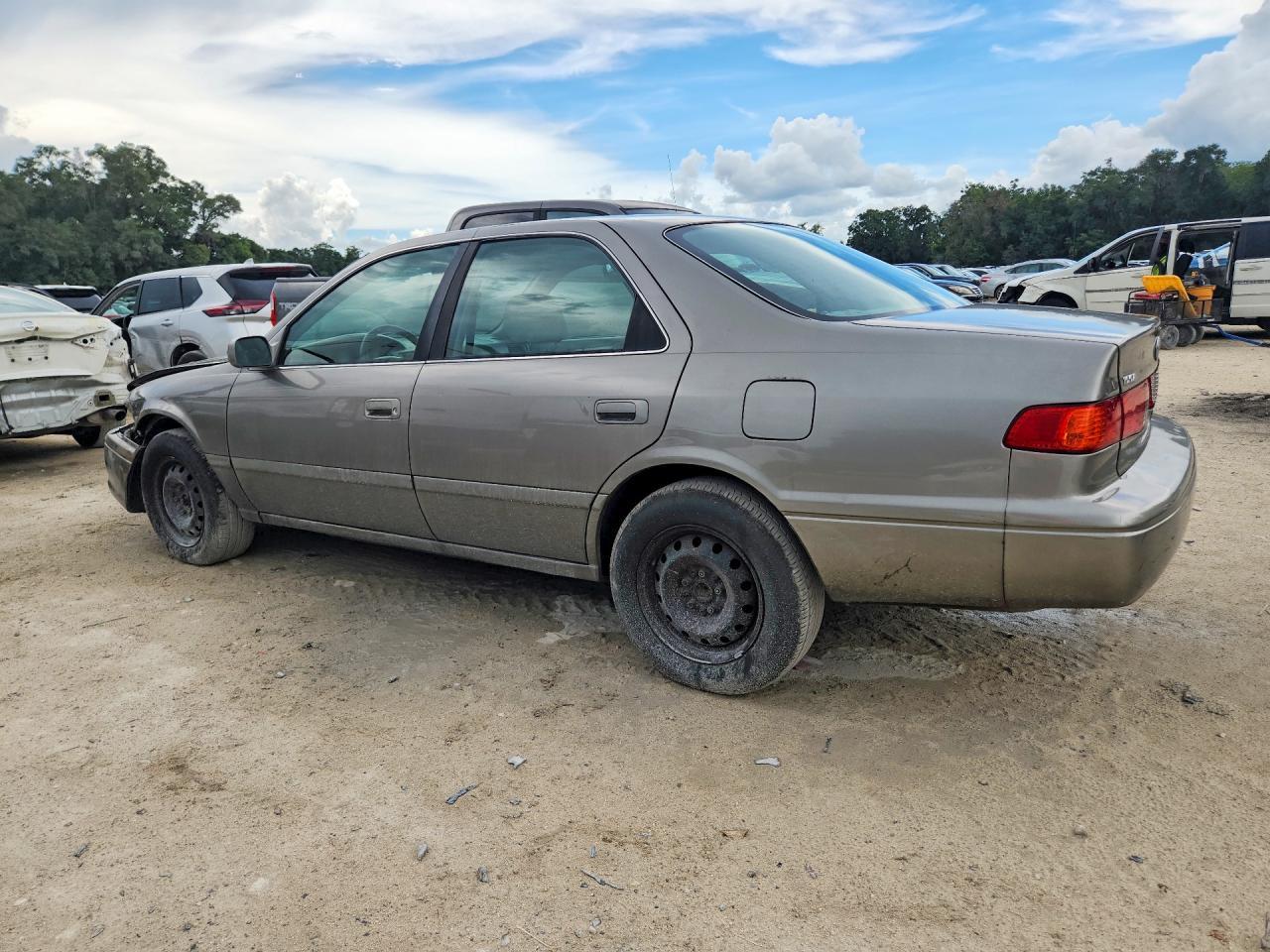 2001 Toyota Camry Le V6 - Image 2