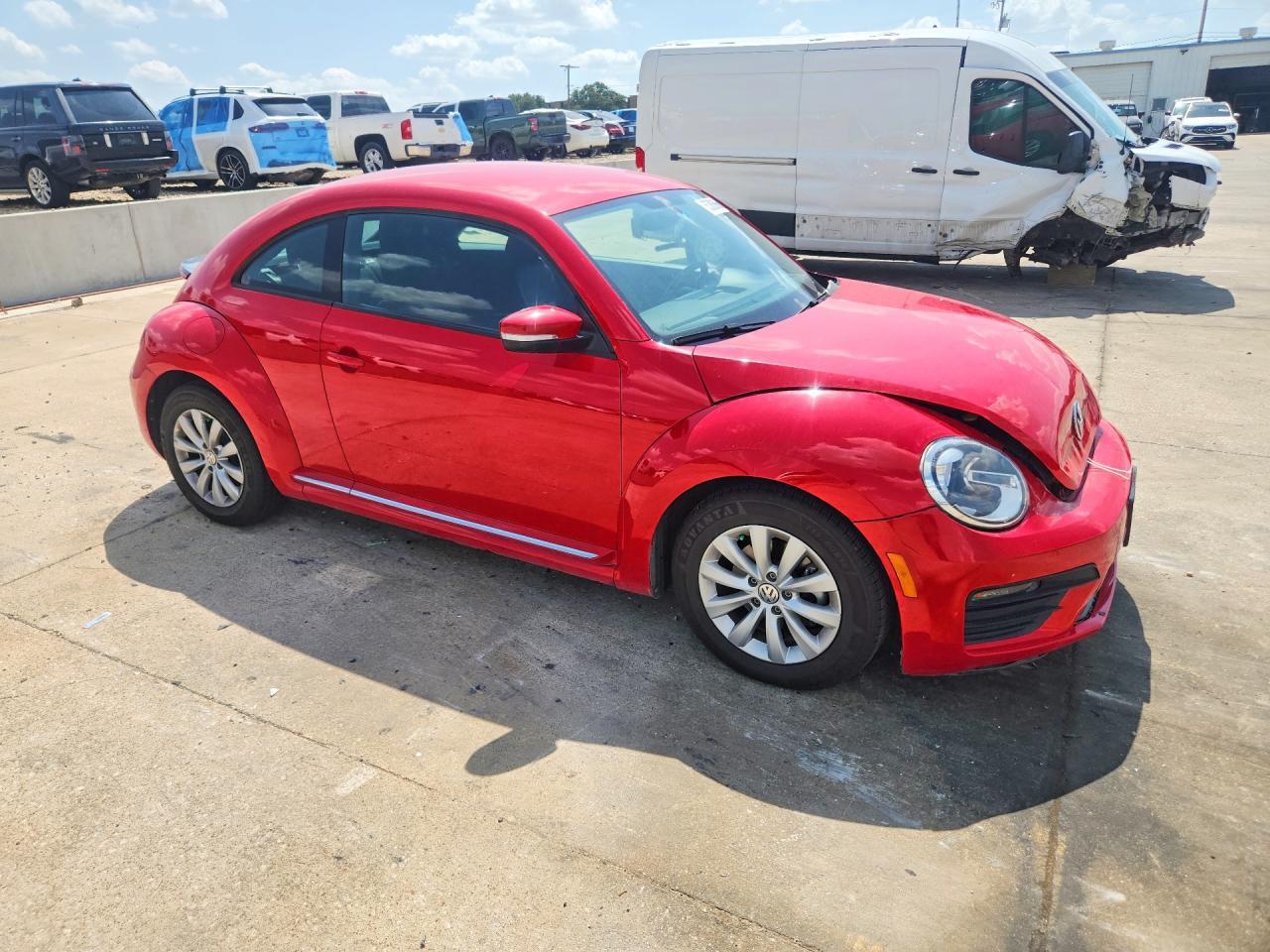 2019 Volkswagen Beetle S - Image 4