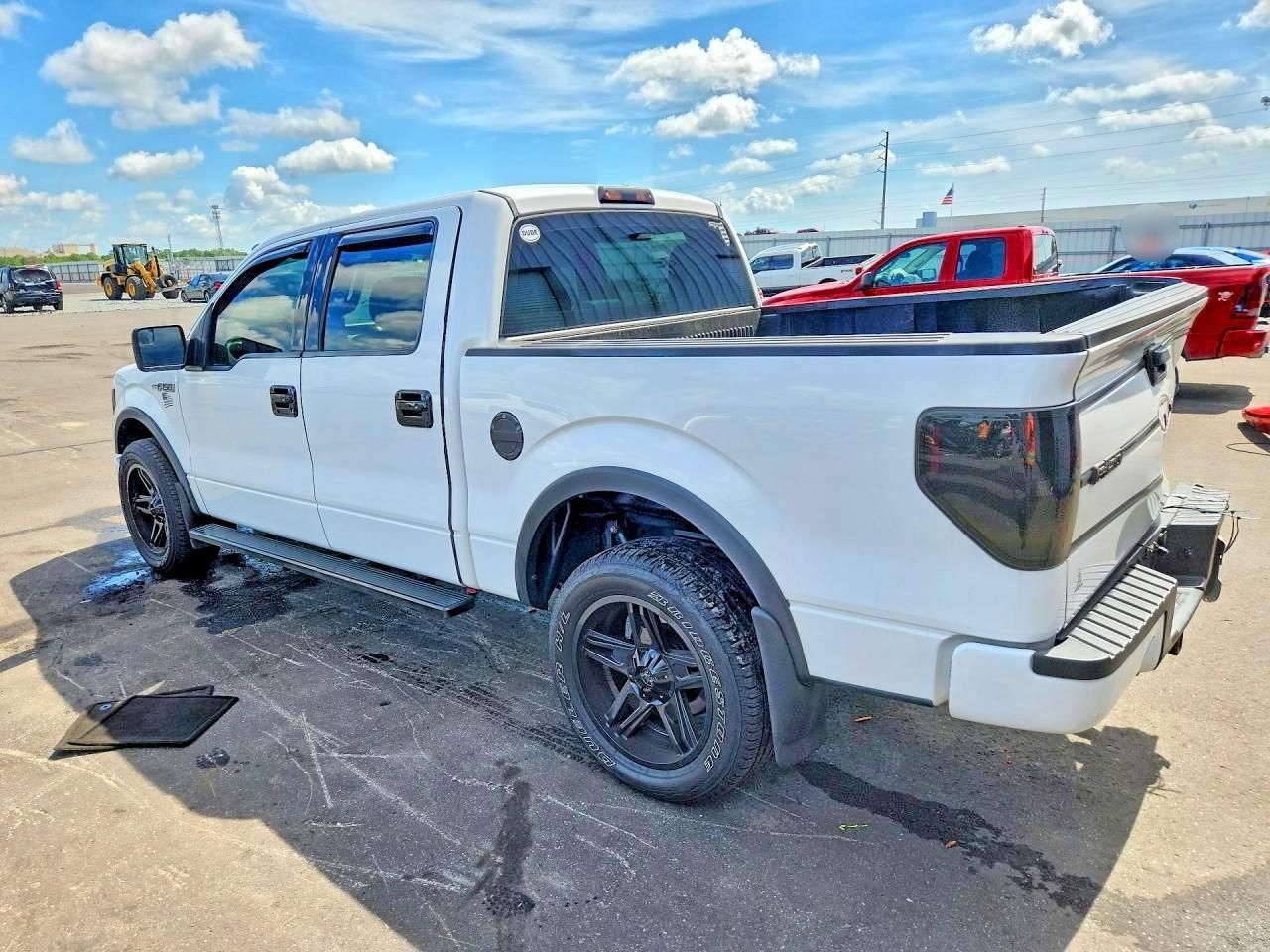 2014 Ford F150 Supercrew - Фото 2
