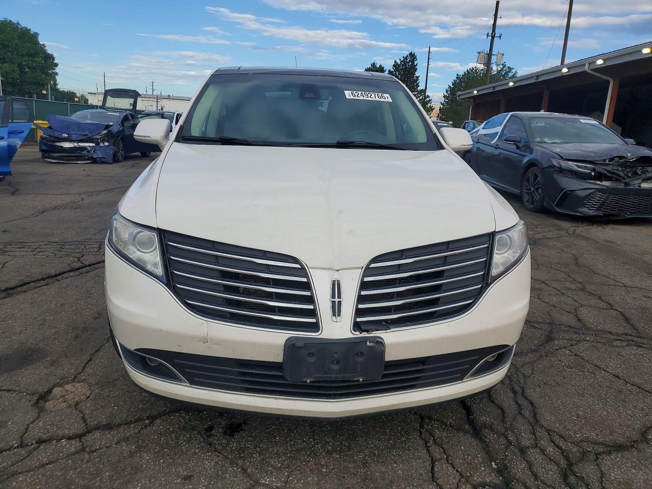 2017 Lincoln Mkt - Фото 5