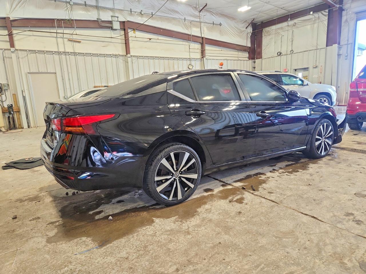 2020 Nissan Altima Sr - Image 3