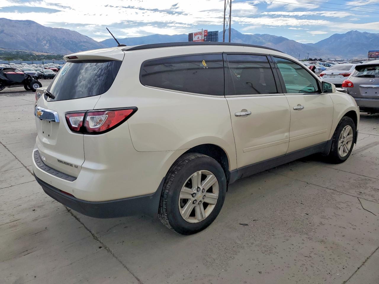 2014 Chevrolet Traverse Lt - Image 3