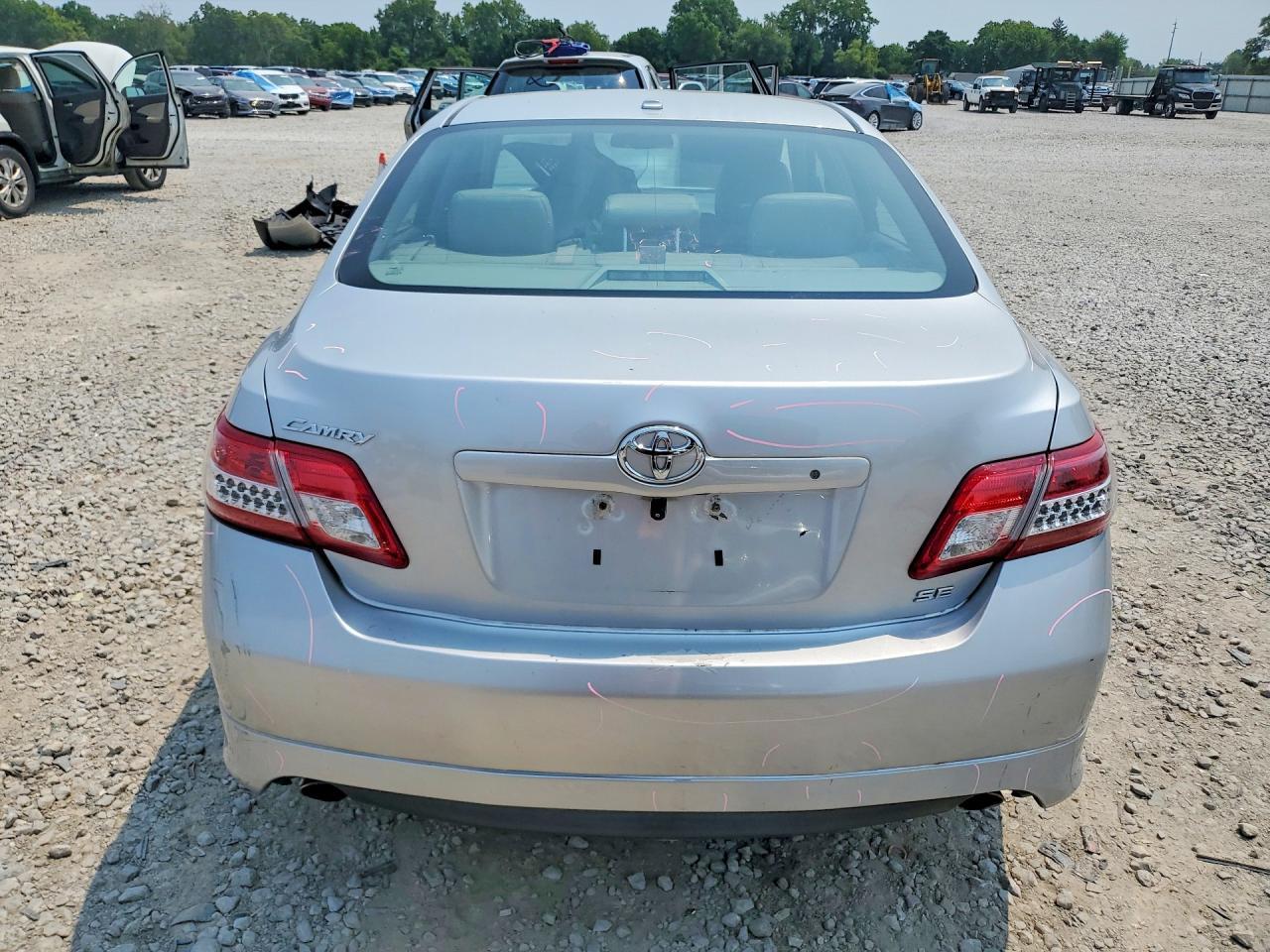 2010 Toyota Camry - Image 6