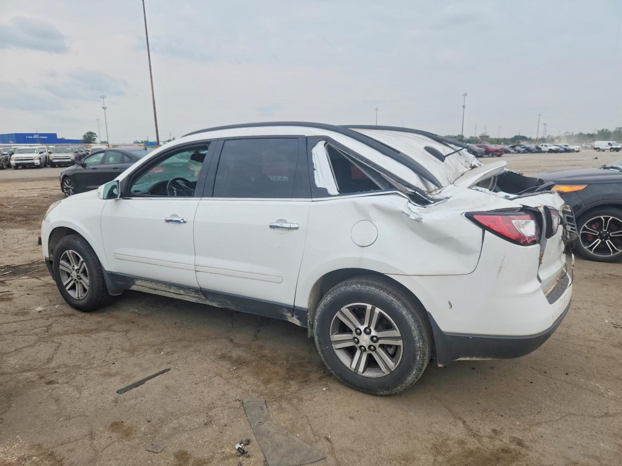 2016 Chevrolet Traverse Lt - Фото 2