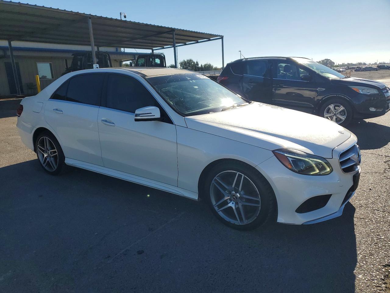 2016 Mercedes-Benz E 400 4Matic - Фото 4