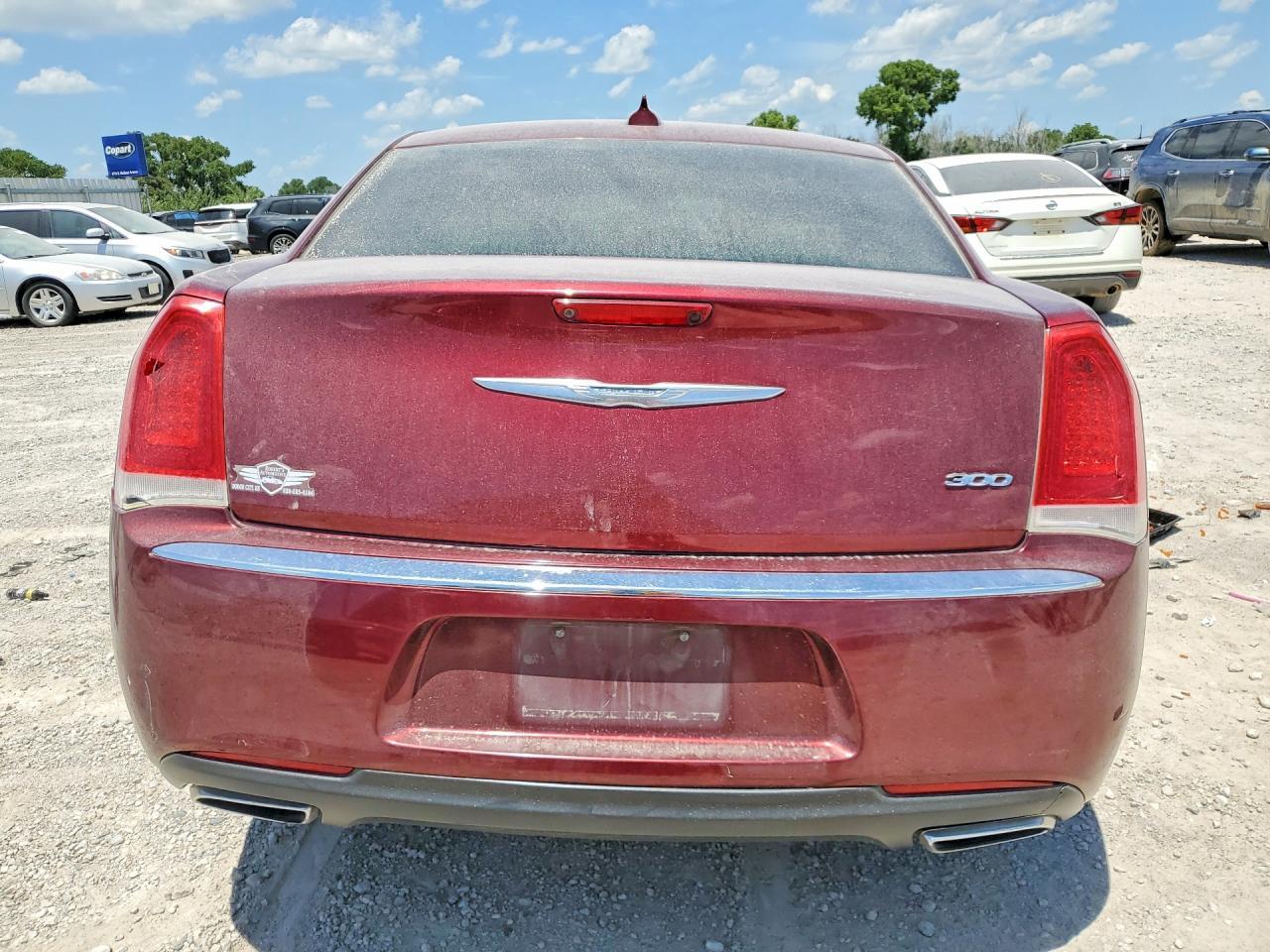 2016 Chrysler 300 Limited - Фото 6