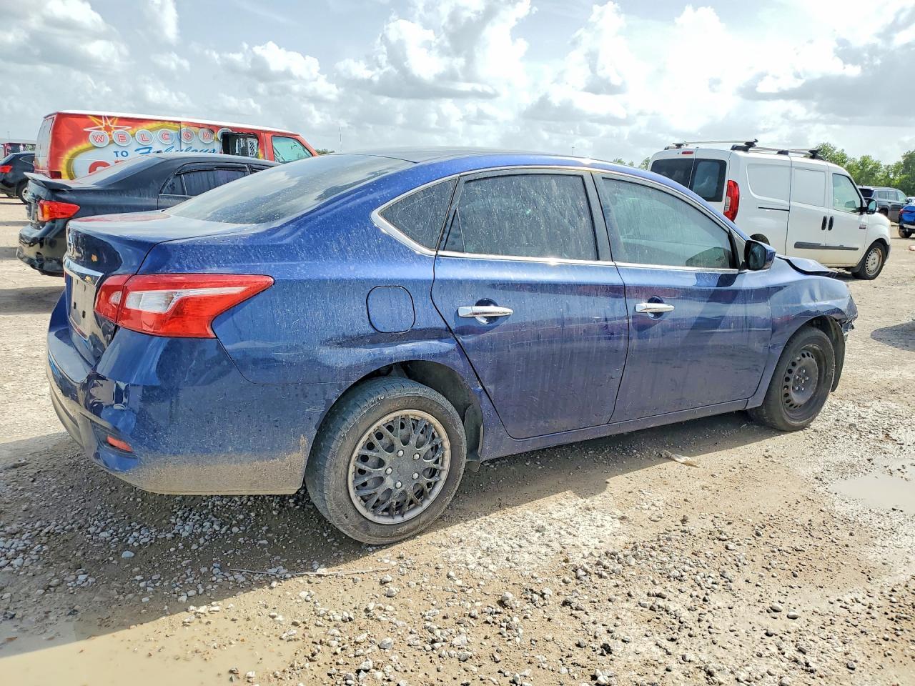 2019 Nissan Sentra S - Фото 3