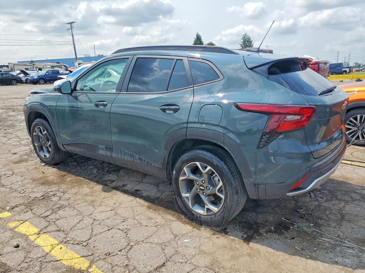 2025 Chevrolet Trax 1Lt - Фото 2
