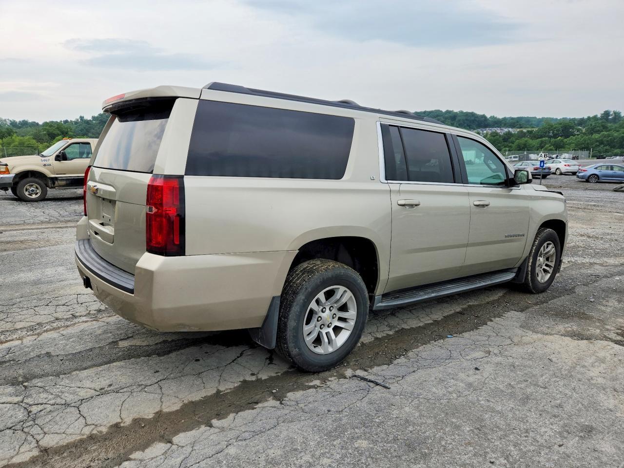 2015 Chevrolet Suburban K1500 Lt - Фото 3