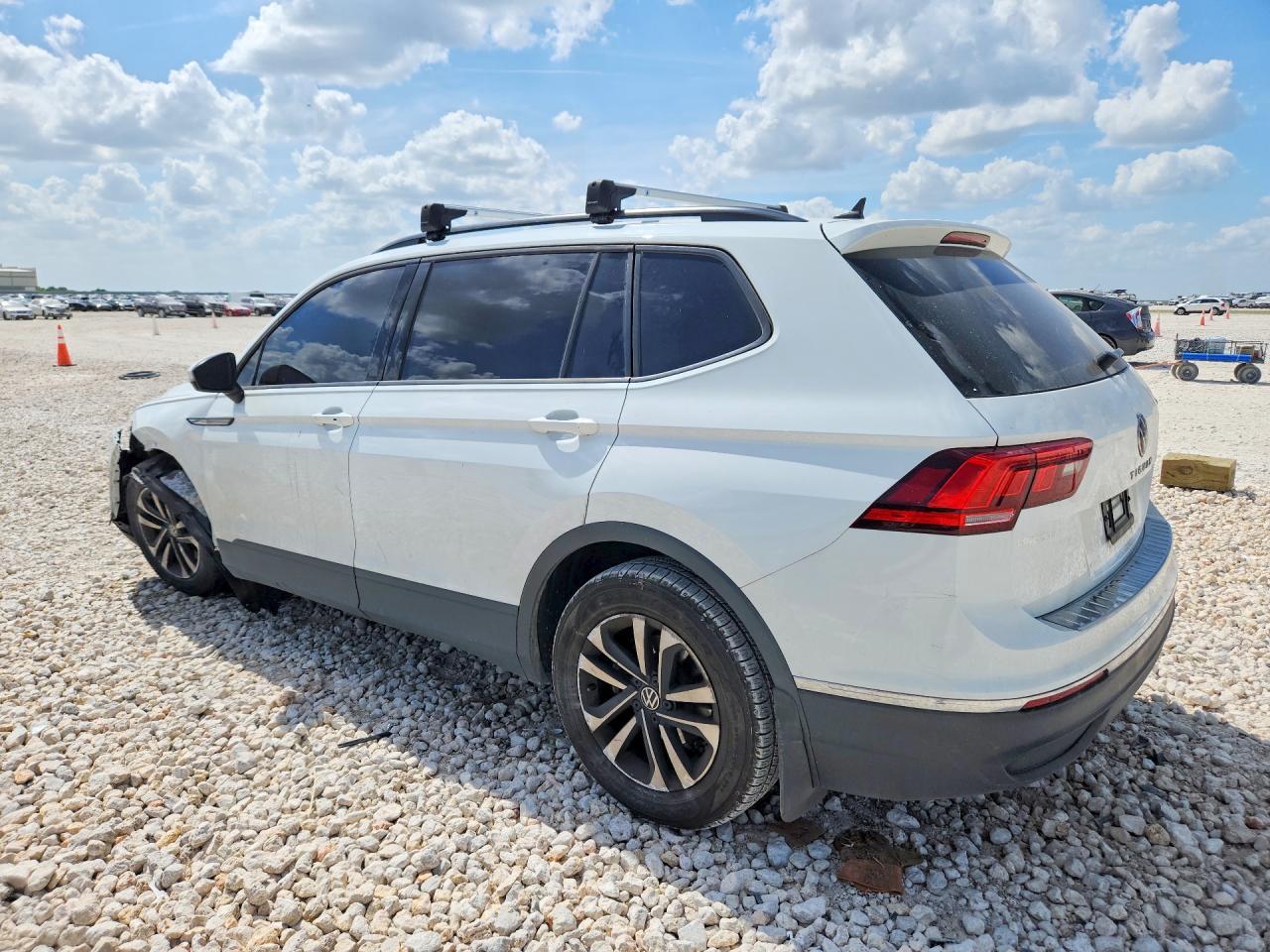 2023 Volkswagen Tiguan S - Фото 2