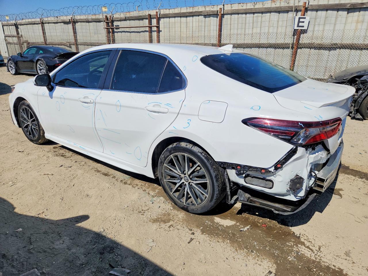 2023 Toyota Camry Se - Image 2