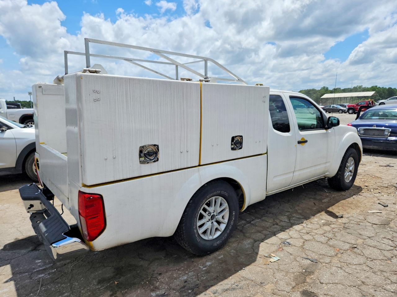 2015 Nissan Frontier Sv V6 - Фото 3